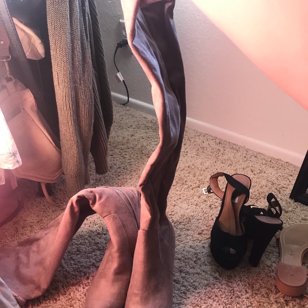 Heels over the knee boots